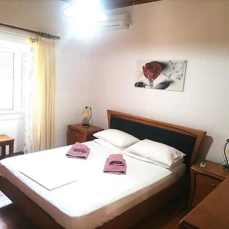Ferienhaus Elvira *